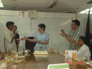 he is rumijae have a congratulation with cerficate of seminar...